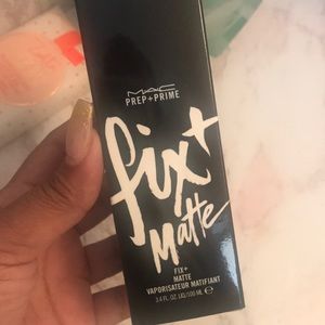 Mac MATTE fix plus setting spray
